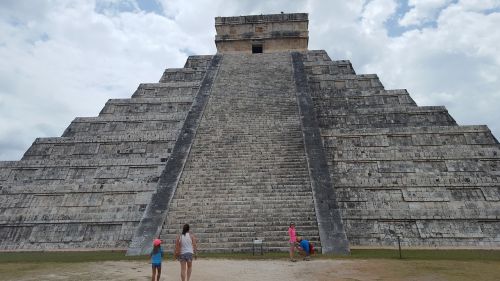chichen itza cancun aztecs