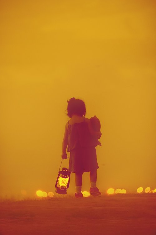 child  hoang sa  storm lanterns