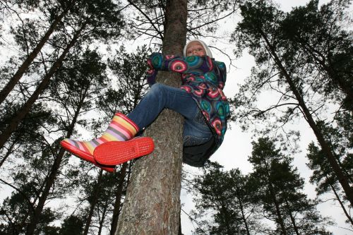 child girl climbing