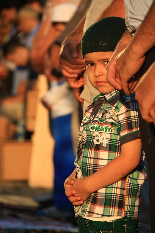 child  prayer  islam