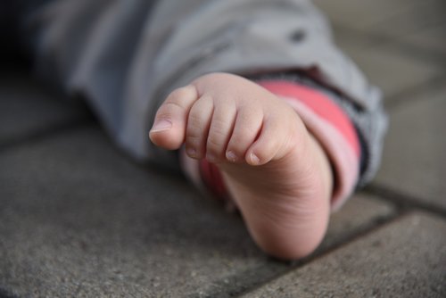 child  small child  foot