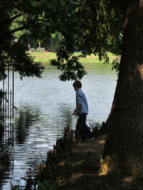 child boy playing