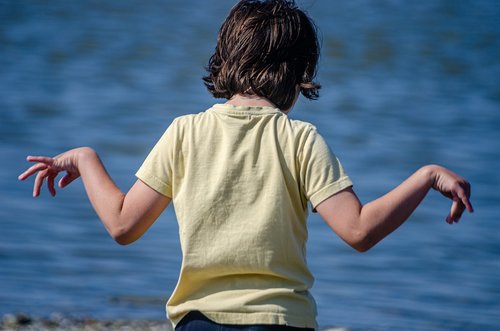 child  beach  sea