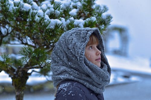 child girl snow