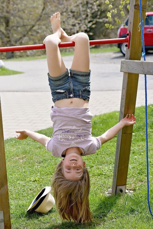 child girl gymnastics
