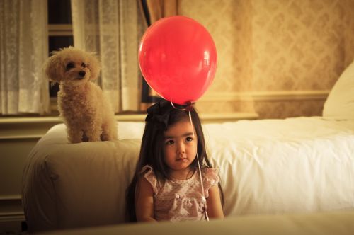 child girl balloon
