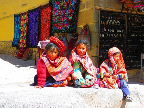 children tipic clothes peru