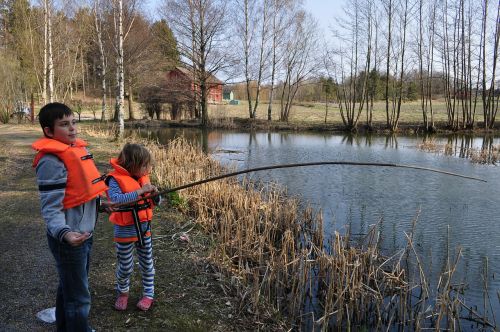 children lake fishing