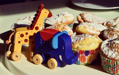 children's birthday muffins wooden animals