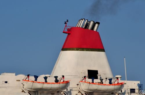 chimney ship steamer