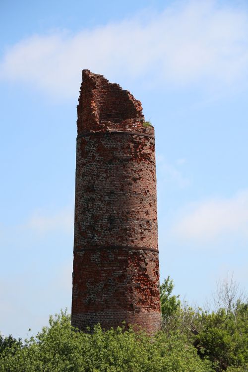 chimney fireplace ruin