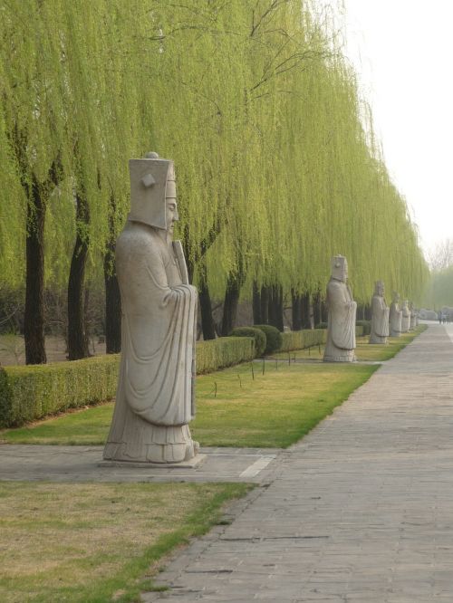 china statue tomb