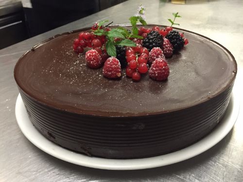 chocolate cake dessert christmas