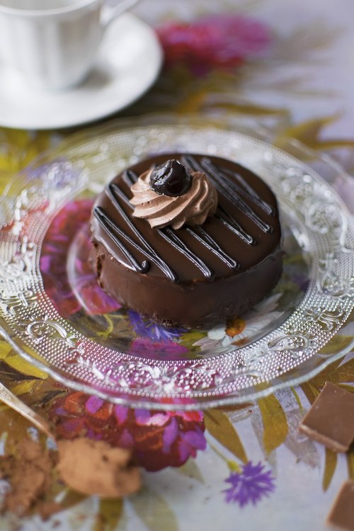 chocolate cake  dessert  chocolate