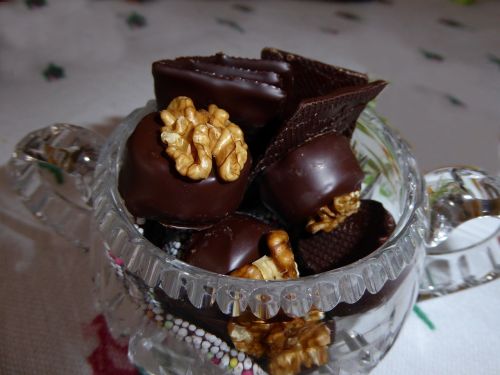 chocolates walnut pralines chocolate