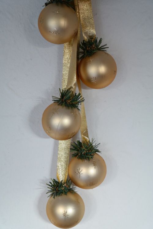 christmas decoration glaskugeln golden