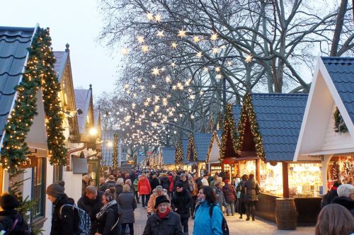 christmas market lights star