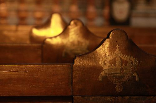 church desks banco