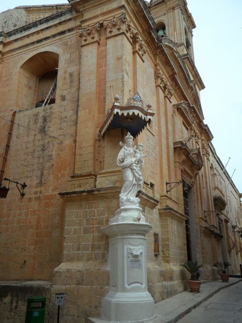 church christianity statue