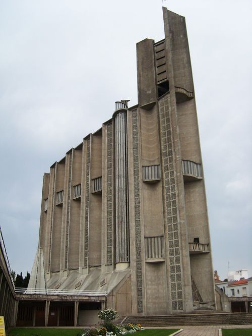 church atypical church modern architecture