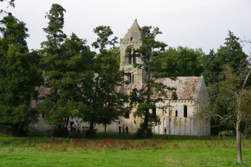 church novel romanesque art