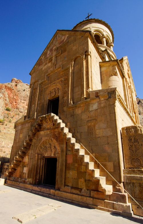 church monastery noravank