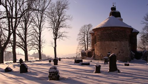 church winter cemetery