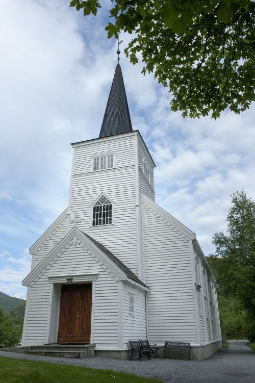 church spiers søvik
