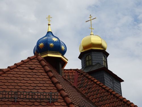 church dome golden