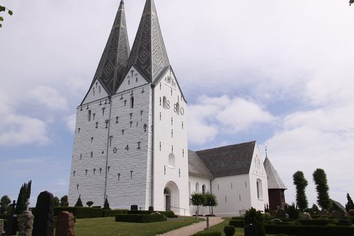 church  towers  twin