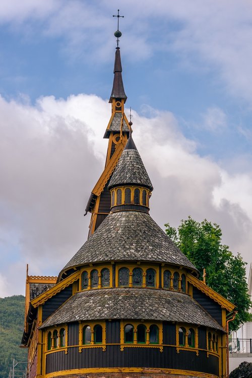 church  air  building