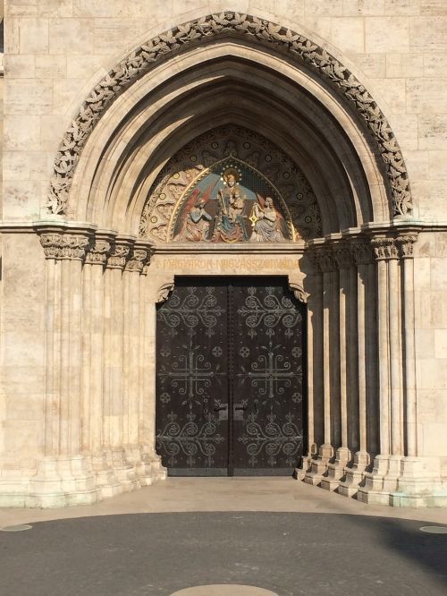 church gate budapest