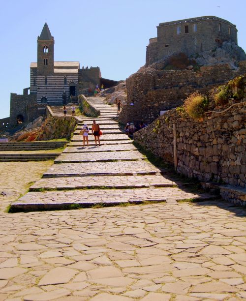 church scale castle