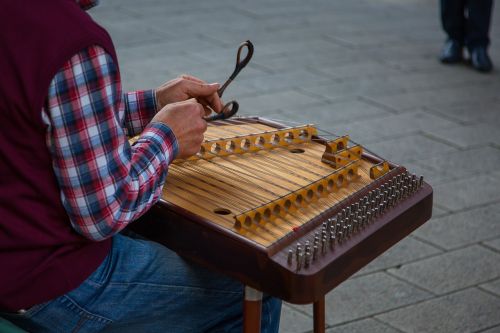 cimbalom dulcimer stringed instrument