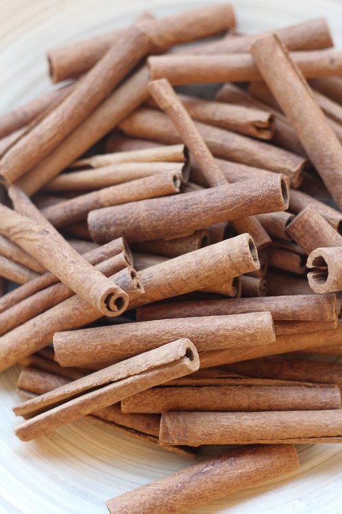 cinnamon  cinnamon sticks  spice