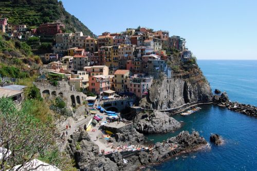 cinque terre manarola houses