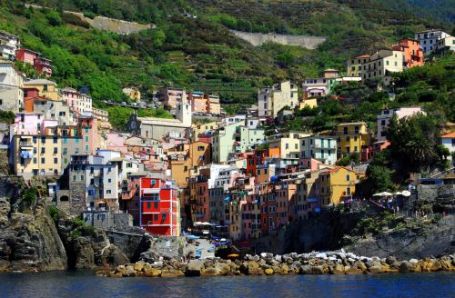 cinque terre houses colors