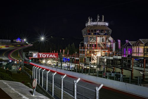 circuit  night  race