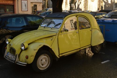 citroën 2cv car yellow