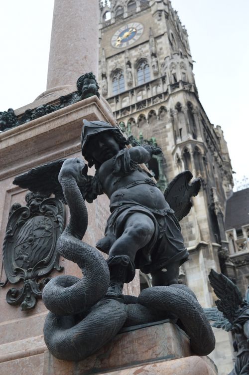 munich monument cathedral