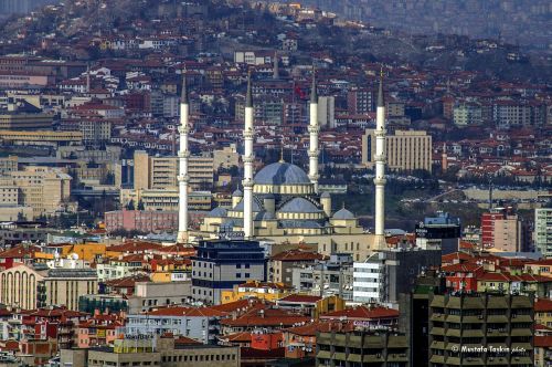 city townscape horizon line