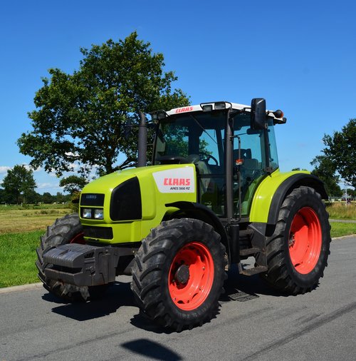 claas  tractor  machine
