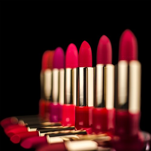 clamy cosmetics  red lipstick  lip makeup