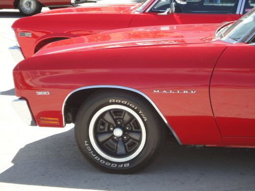 classic car malibu red