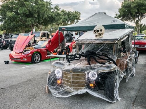 classic car halloween decorations