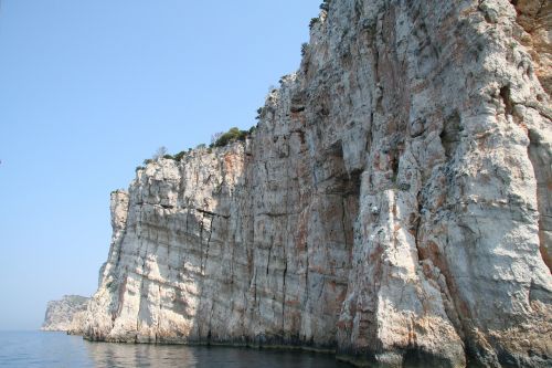 cliff water lake
