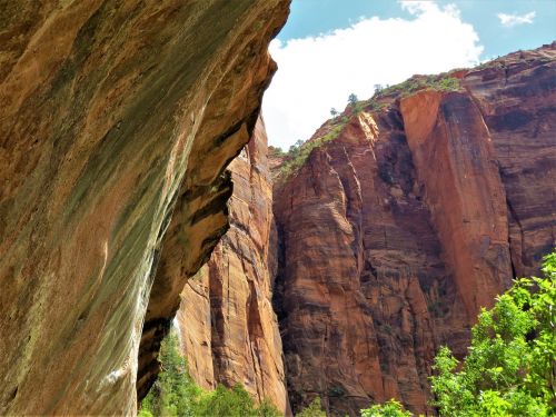 cliff face utah hiking