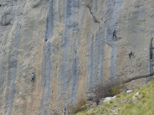 climbing cliffs sport