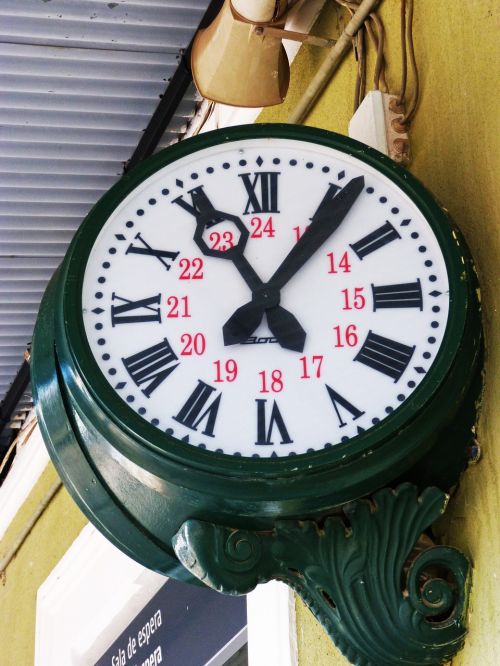 clock train station railway