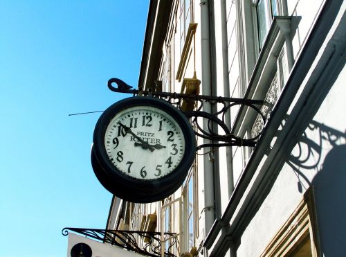 clock krems the historical center